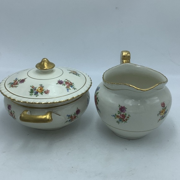 Vintage Johnson Bros England Old English Floral  Covered Sugar and Creamer - Picture 5 of 9